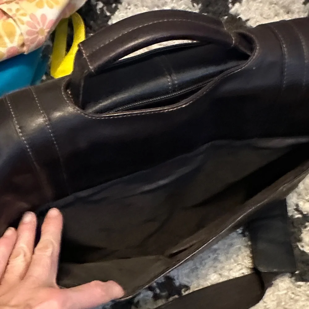 Samsonite | Colombian Leather Flap Over Messenger Bag